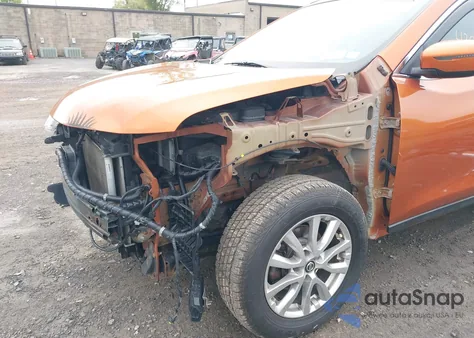 2017 Nissan Rogue Sv z USA, uszkodzony, nr VIN 5N1AT2MV4HC742064